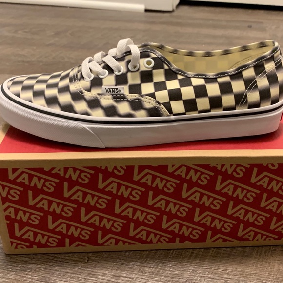NEW Vans Blurred Checkerboard Skate shoes with Box - Picture 2 of 4